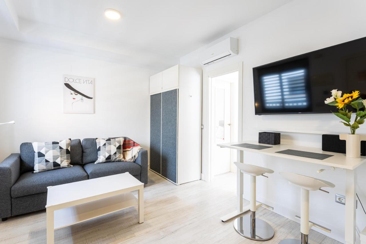 Apartamento Holidays2Malaga Dos Aceras Exterior foto